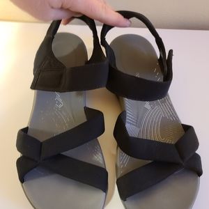 Clarks Cloudstepper Sandals